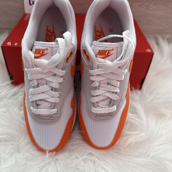 Nike Air Max Women's Size 5.5 Men's 4 Safety Orange/Grey/White DZ2628-002 New - Picture 3 of 10